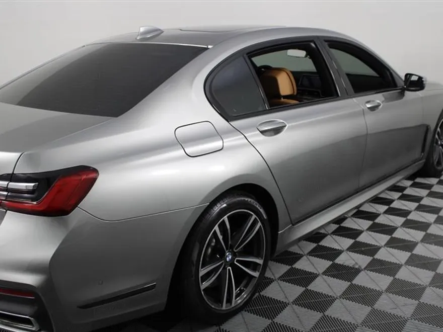2020 Bmw 750i xDrive Sedan photo 1