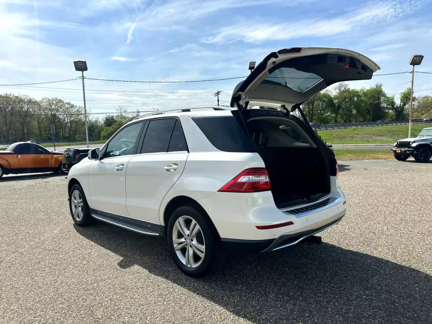 2015 Mercedes Benz ML 4MATIC 350 photo 36
