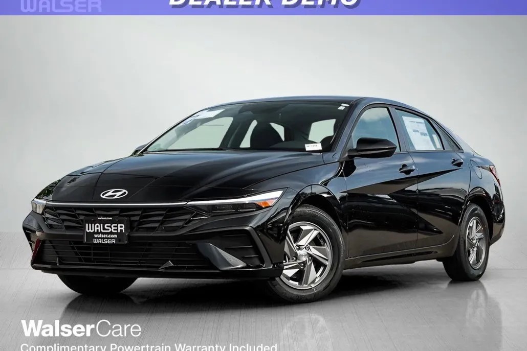 2025 Hyundai Elantra SE photo 1