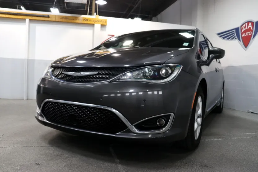 2020 Chrysler Pacifica Touring L 35th Anniversary photo 1