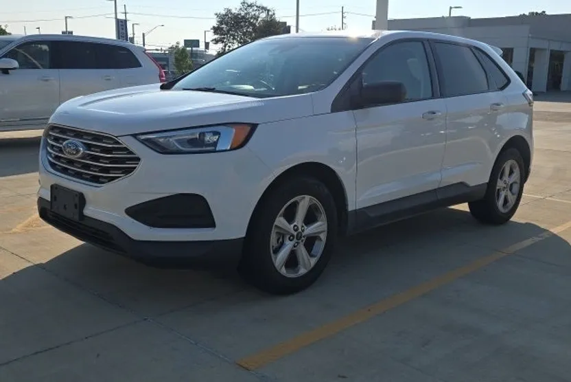 2020 Ford Edge SE photo 1
