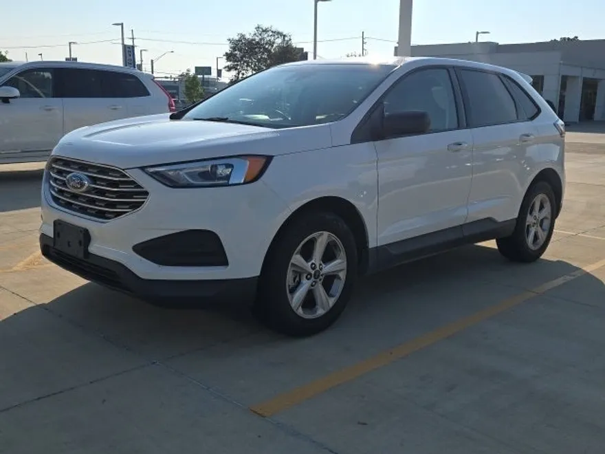 2020 Ford Edge SE photo 1