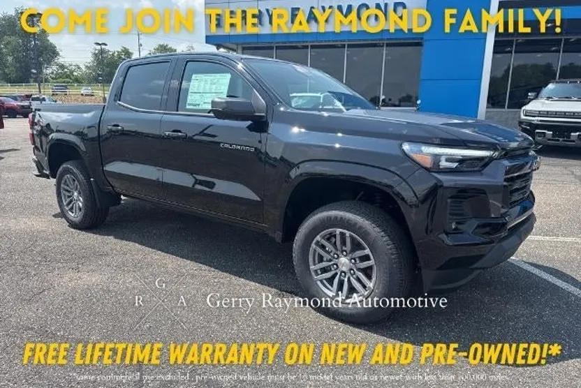 2025 Chevrolet Colorado Work Truck LT photo 1