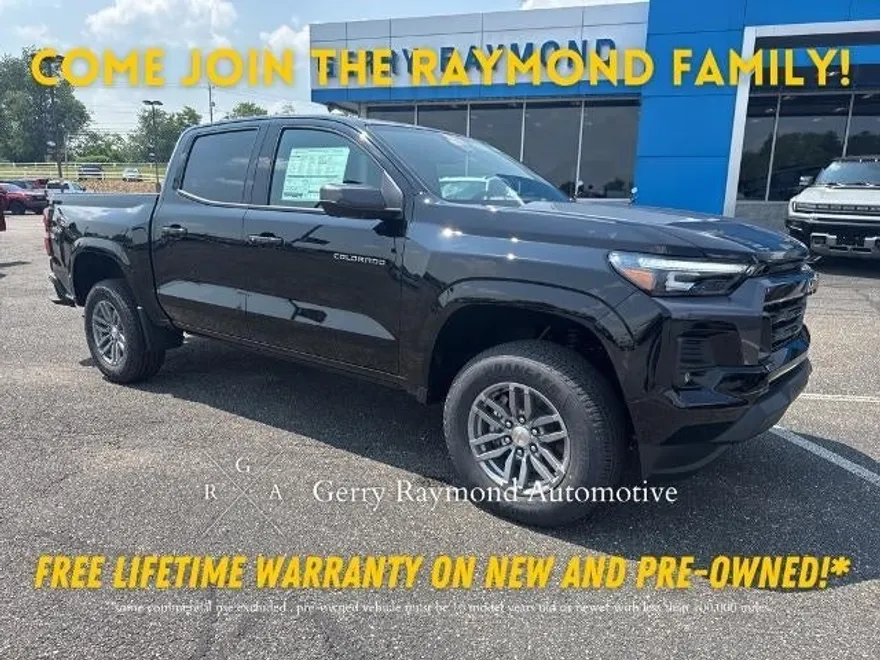 2025 Chevrolet Colorado Work Truck LT photo 1