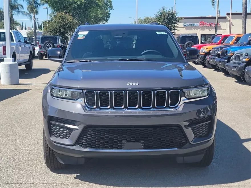 2025 Jeep Grand Cherokee Laredo X photo 1