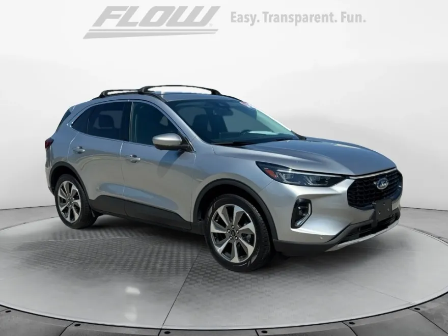 2023 Ford Escape Platinum photo 1