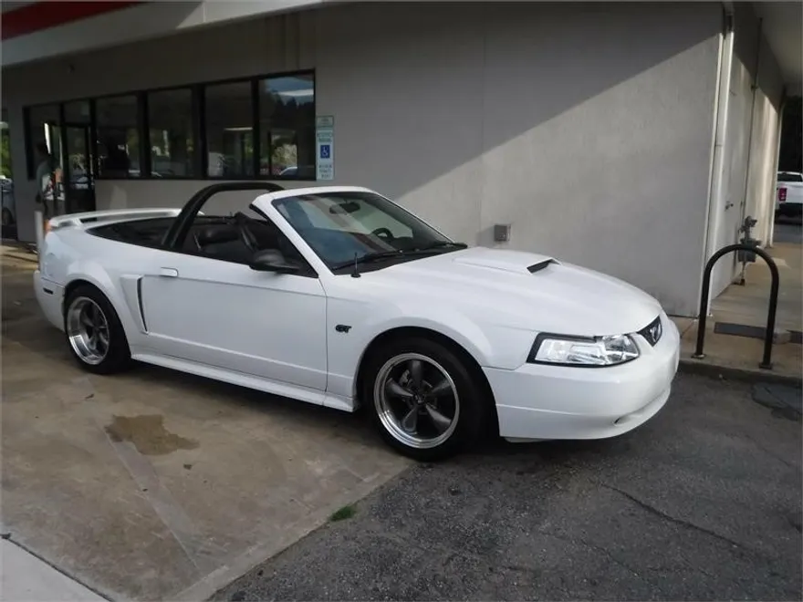 2002 Ford Mustang GT photo 1