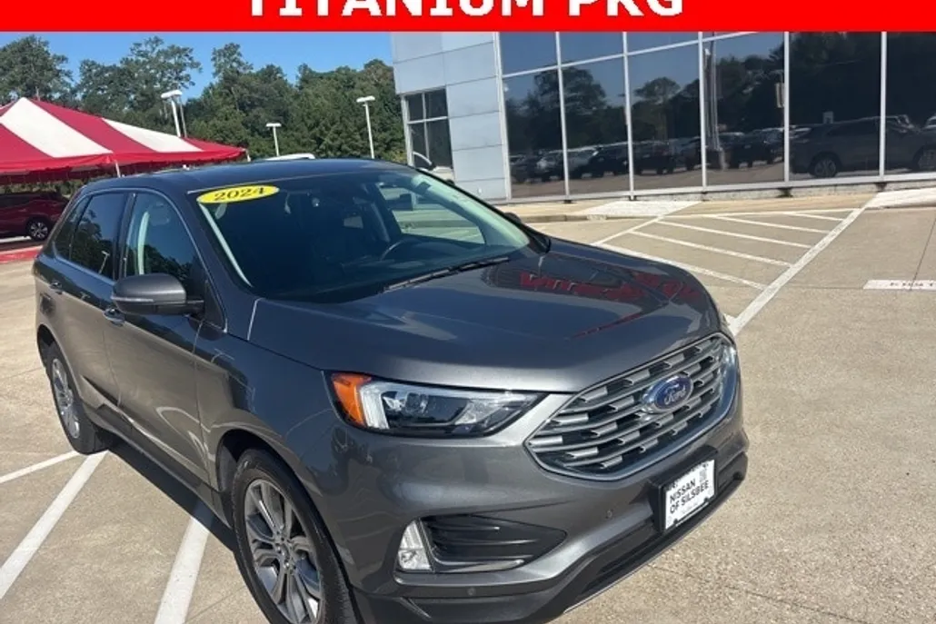 2024 Ford Edge Titanium photo 1