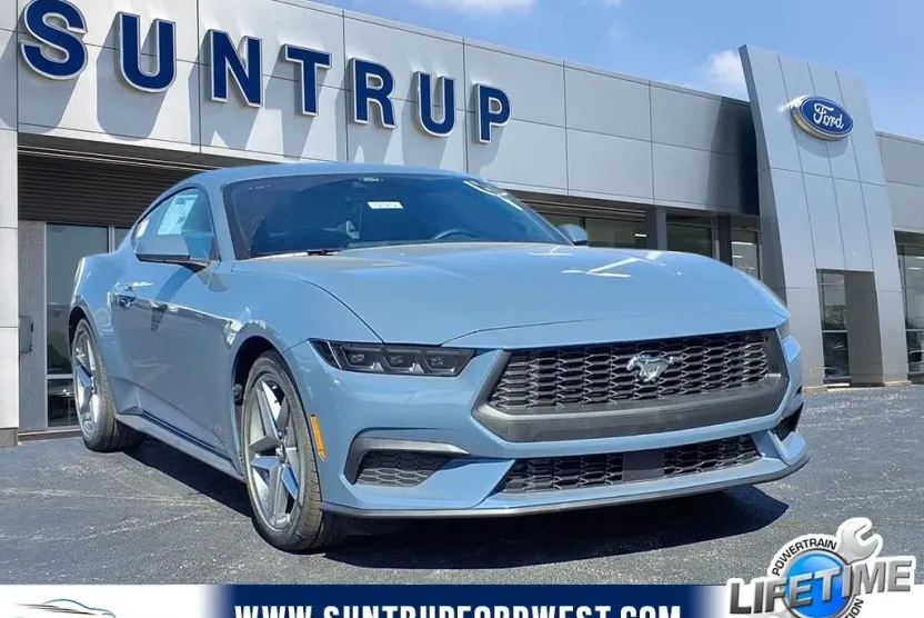 2025 Ford Mustang EcoBoost Premium photo 1