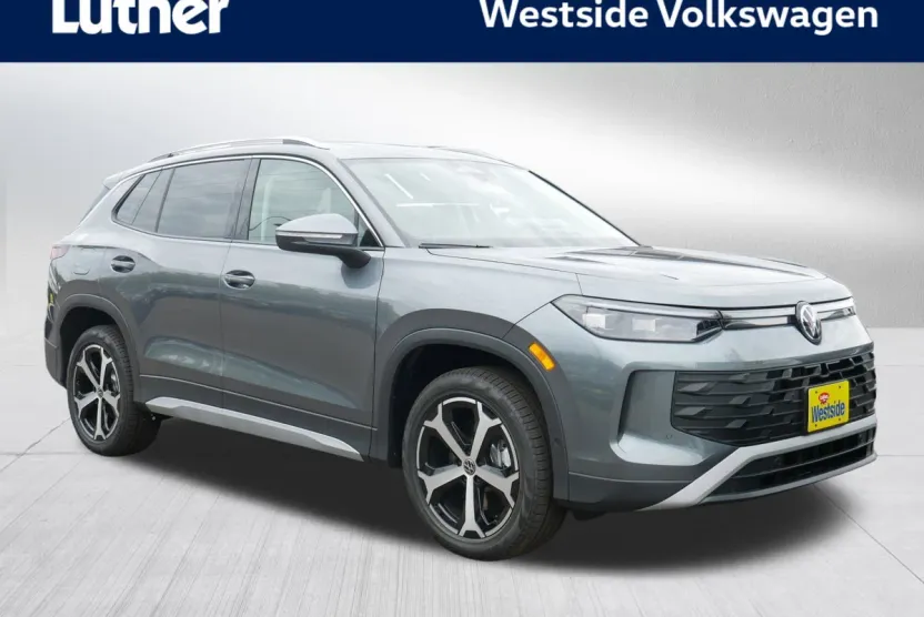 2025 Volkswagen Tiguan SE photo 1