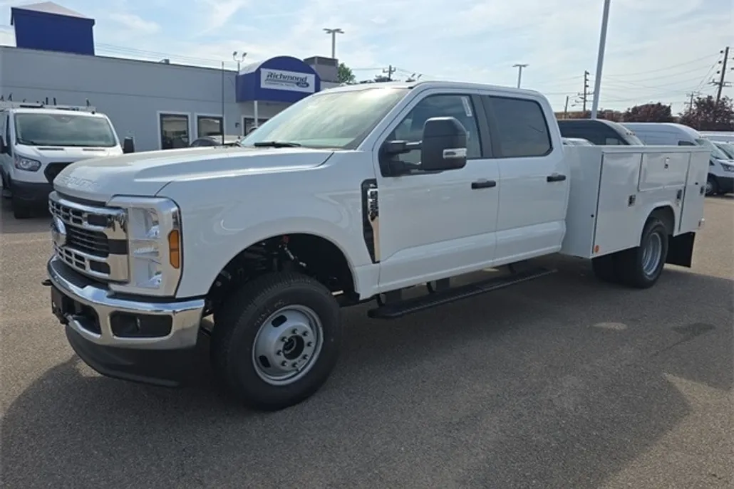 2025 Ford F-350 XL photo 1