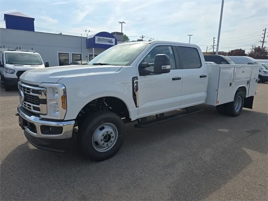 2025 Ford F-350 XL photo 1