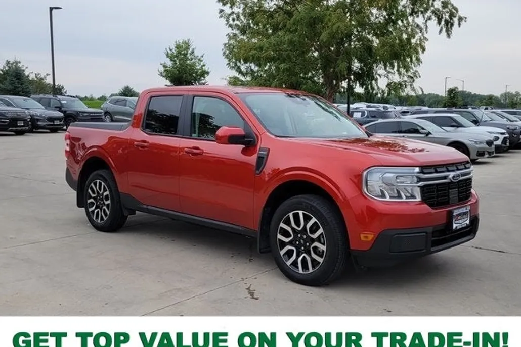 2023 Ford Maverick Lariat photo 1