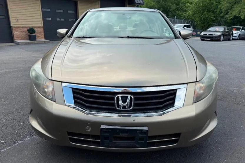 2010 Honda Accord LX photo 1