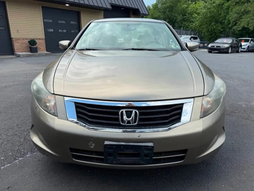 2010 Honda Accord LX photo 1