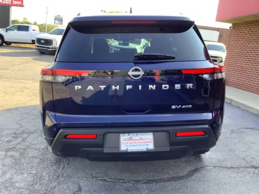 2022 Nissan Pathfinder SV photo 1