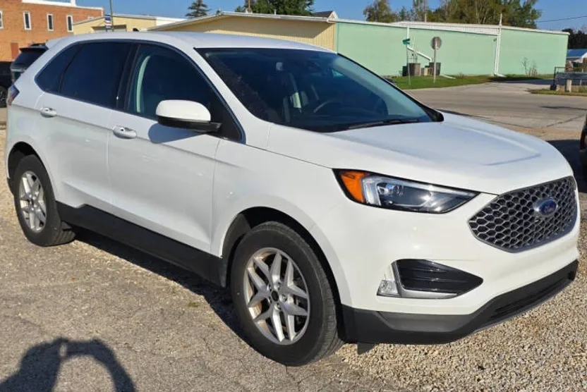 2024 Ford Edge SEL photo 1