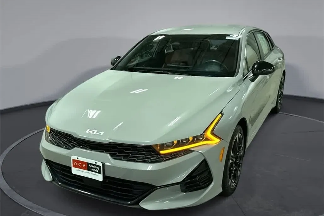 2024 Kia K5 GT-Line photo 1