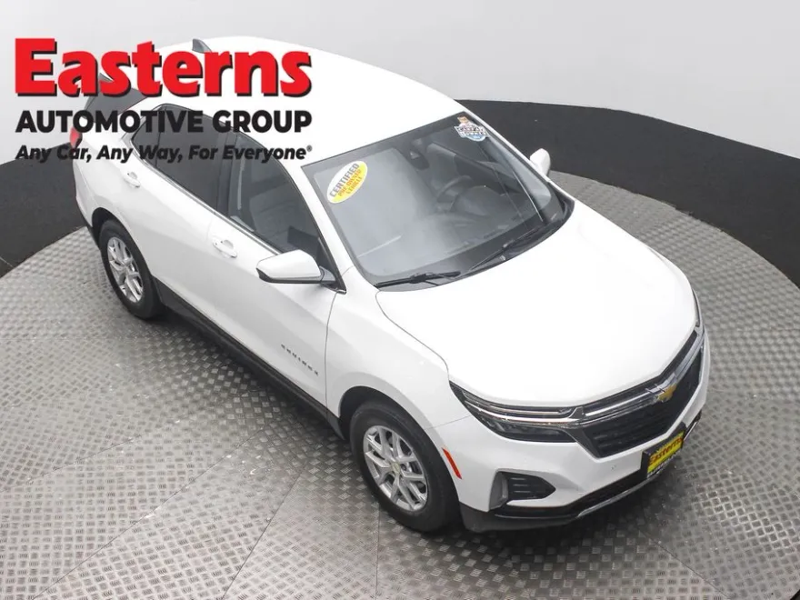 2023 Chevrolet Equinox LT photo 1