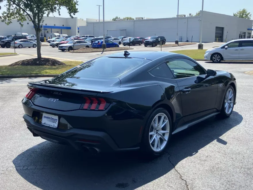 2024 Ford Mustang GT photo 1