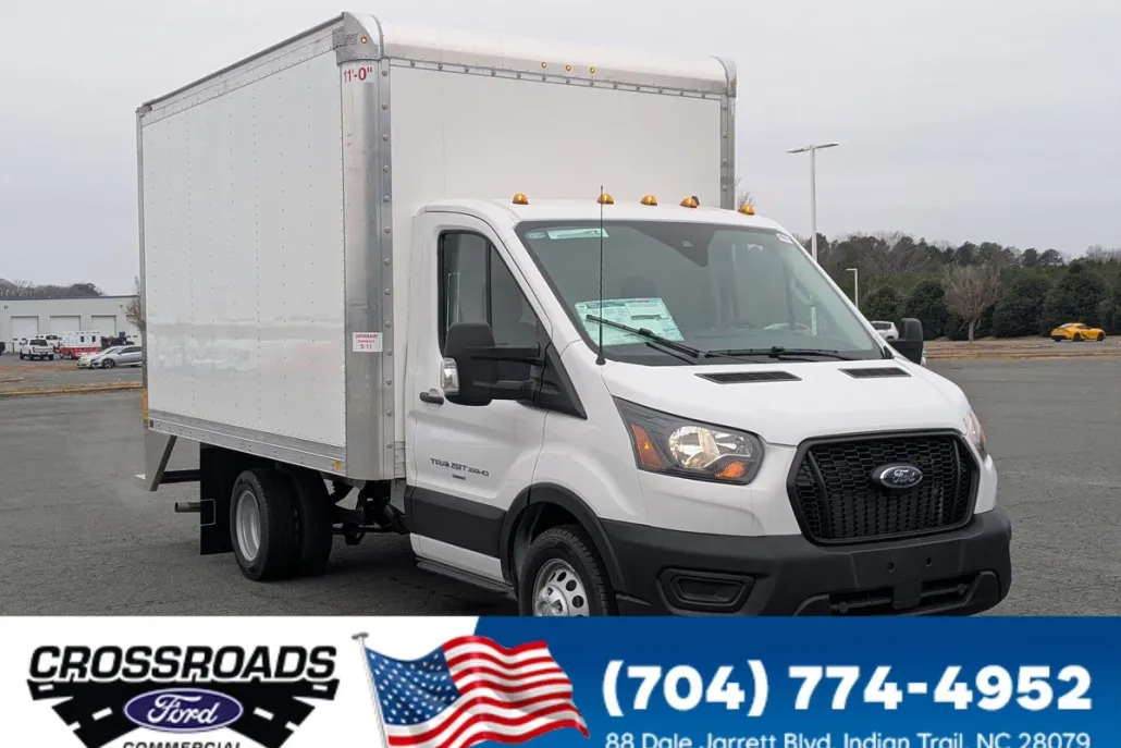2024 Ford Transit Cutaway photo 1