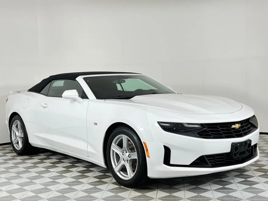 2019 Chevrolet Camaro 1LT photo 1