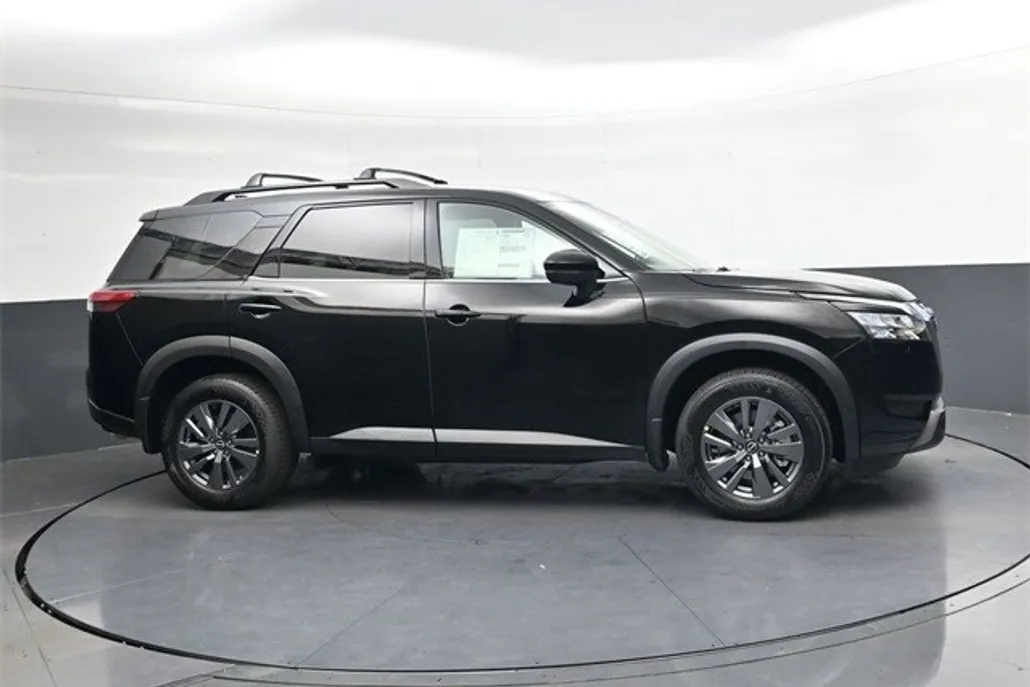 2025 Nissan Pathfinder SV photo 1