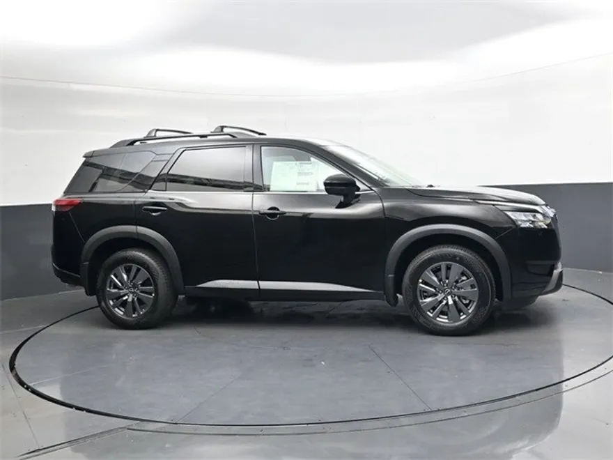 2025 Nissan Pathfinder SV photo 1