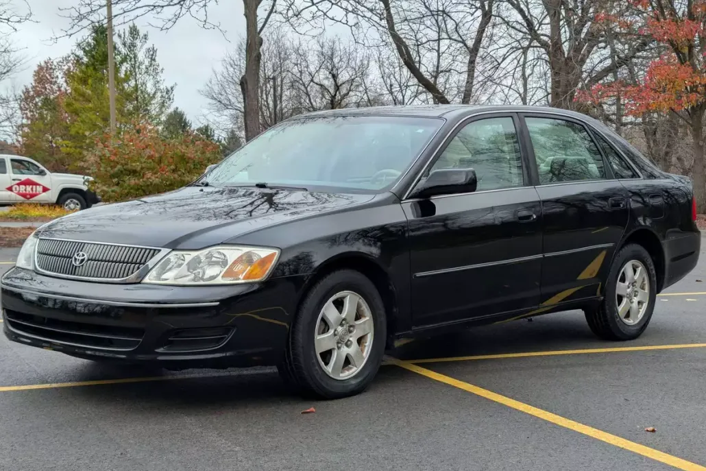 2001 Toyota Avalon XL photo 1