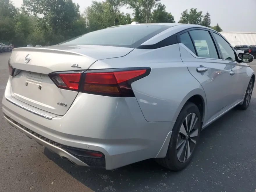 2022 Nissan Altima 2.5 SL photo 1