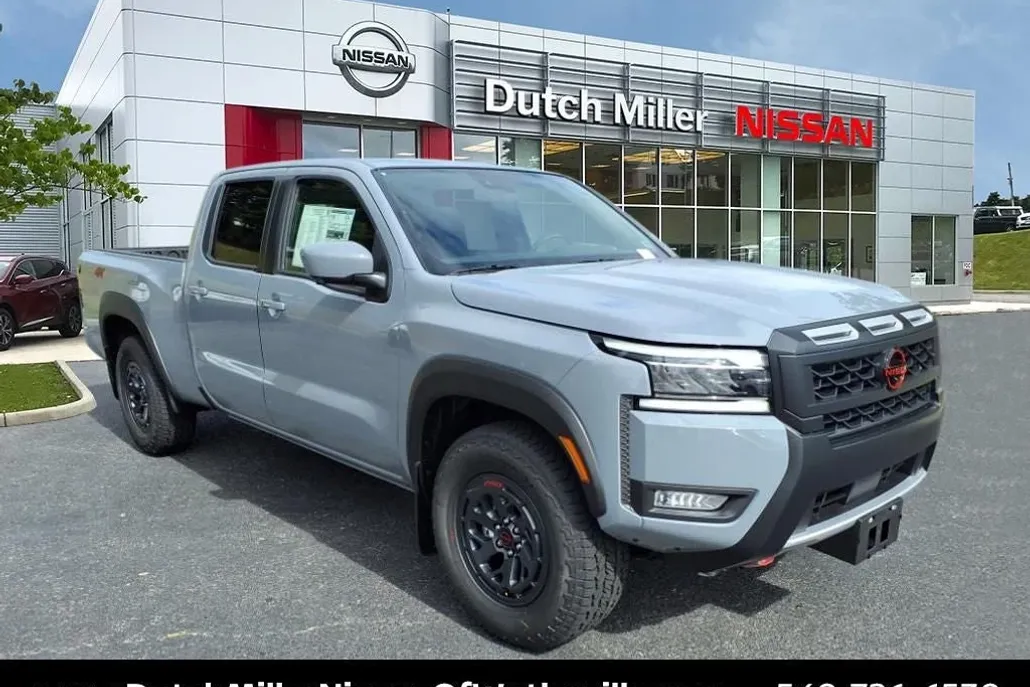 2025 Nissan Frontier Crew Cab PRO-4X photo 1