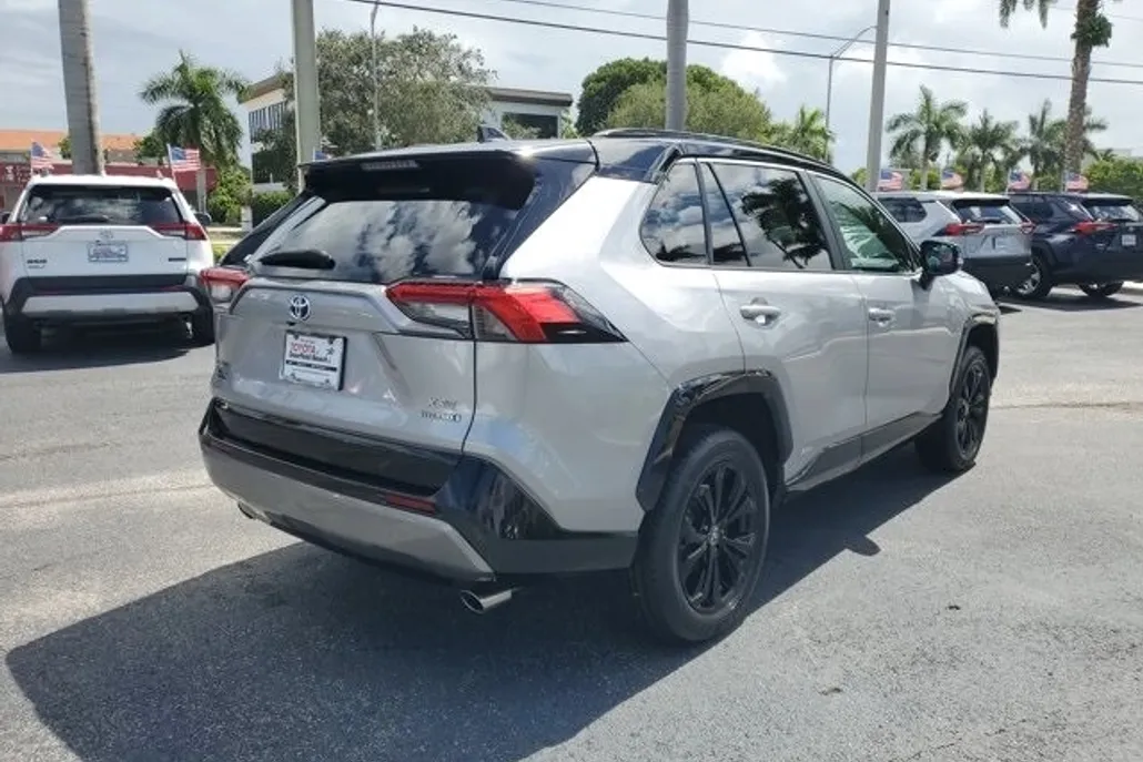 2023 Toyota RAV4 Hybrid XSE photo 1