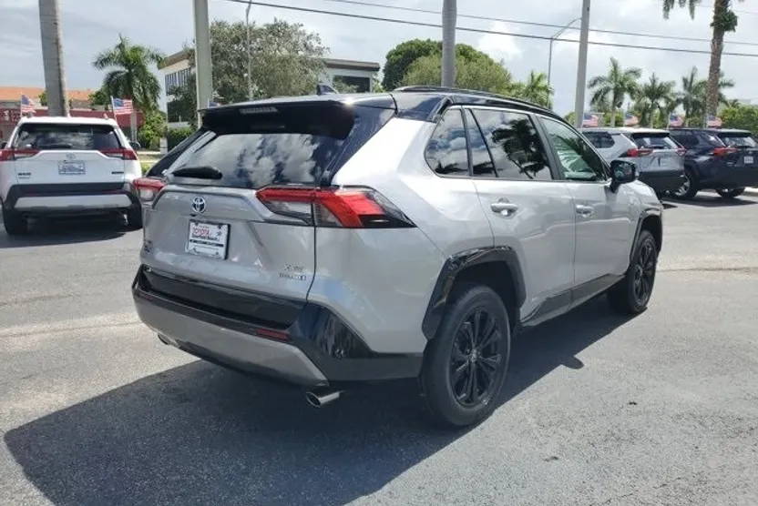 2023 Toyota RAV4 Hybrid XSE photo 1