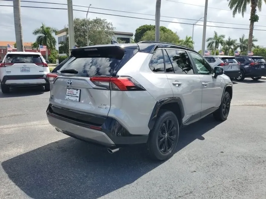 2023 Toyota RAV4 Hybrid XSE photo 1