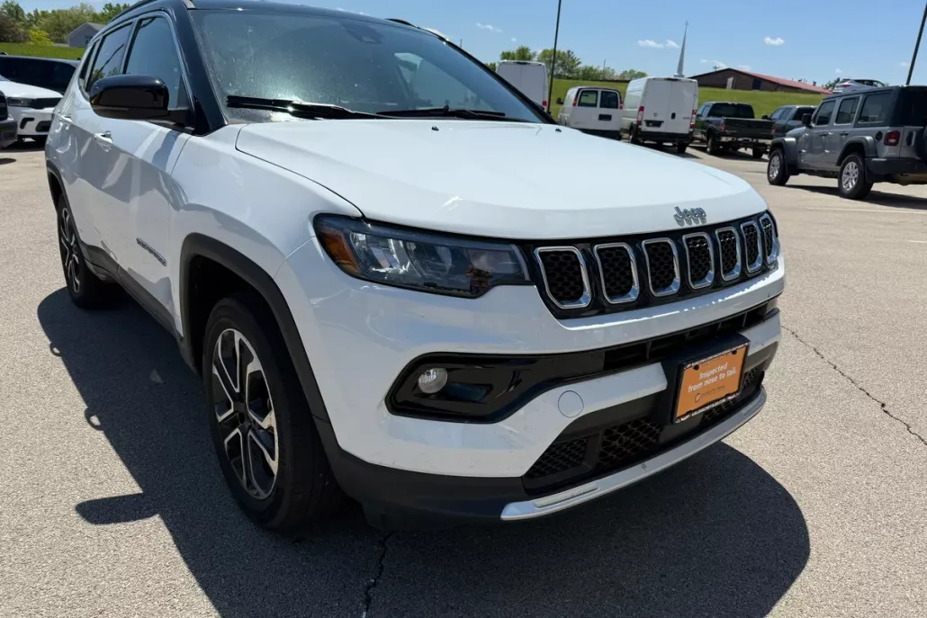 2024 Jeep Compass Limited photo 1
