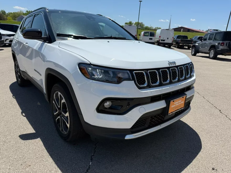 2024 Jeep Compass Limited photo 1
