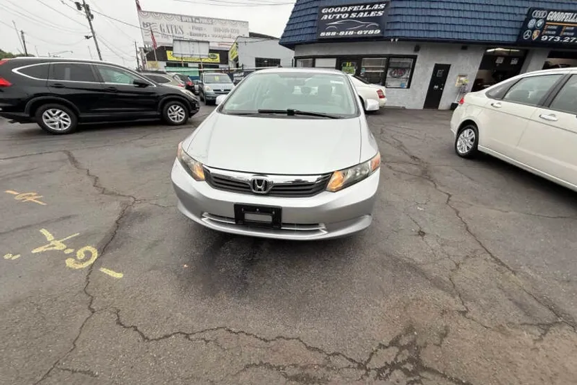 2012 Honda Civic LX photo 1