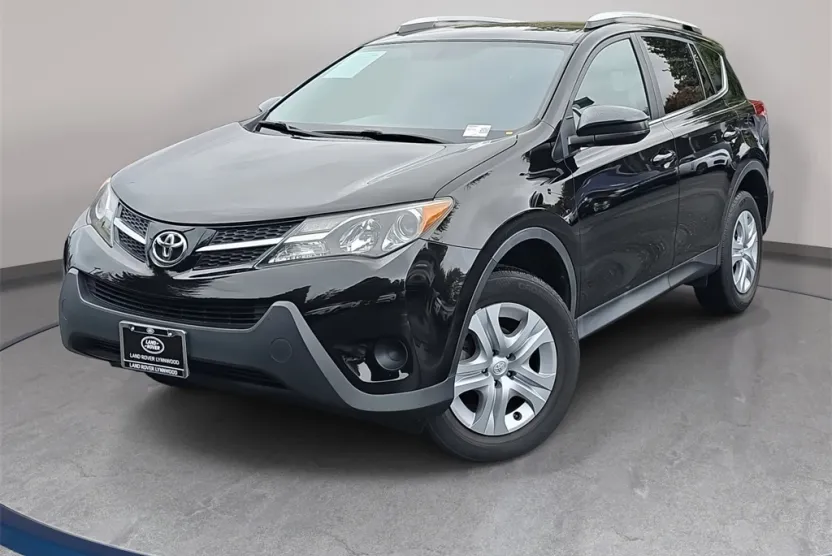 2013 Toyota RAV4 LE photo 1