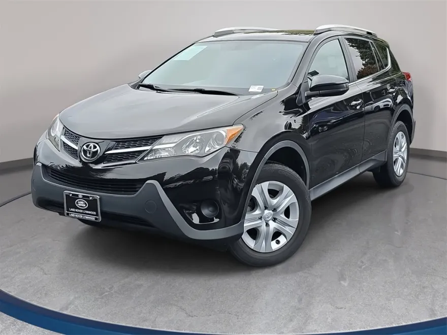 2013 Toyota RAV4 LE photo 1