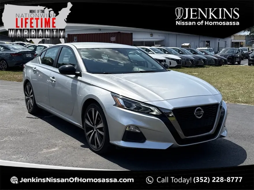 2022 Nissan Altima 2.5 SR photo 1