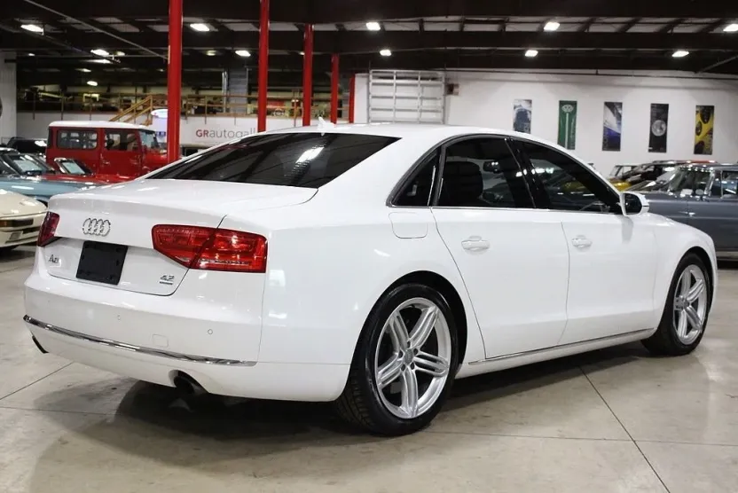2011 Audi A8 photo 1