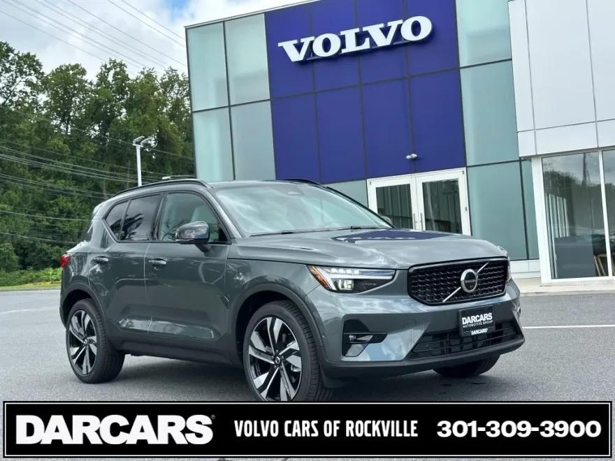 2026 Volvo XC40 photo 1
