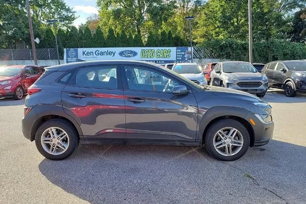 2023 Hyundai Kona SE photo 1