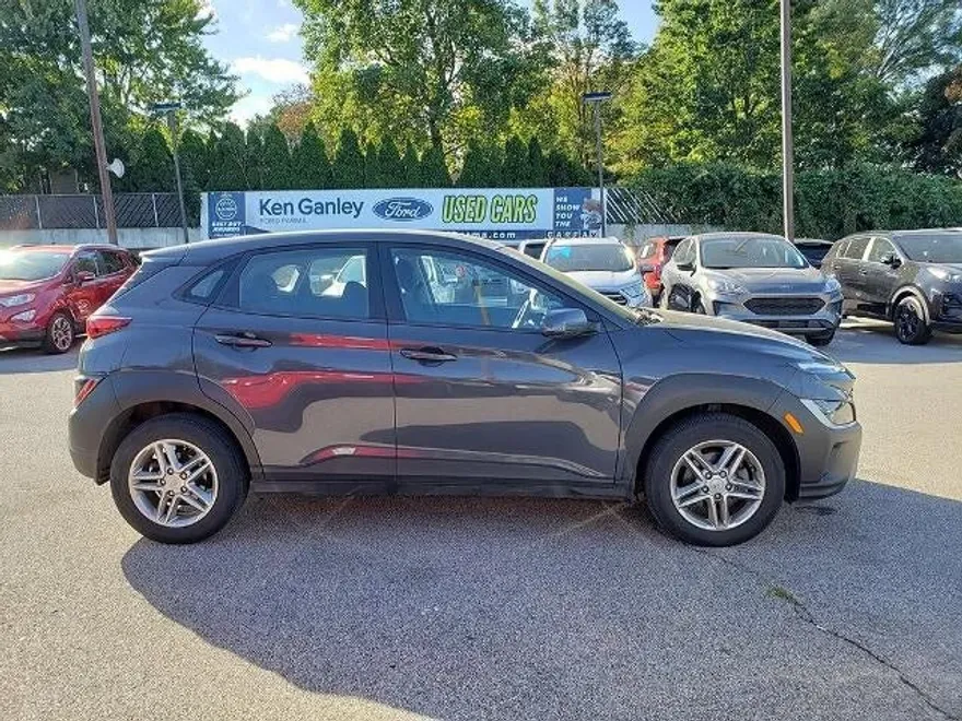 2023 Hyundai Kona SE photo 1