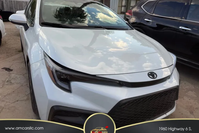 2023 Toyota Corolla SE photo 1