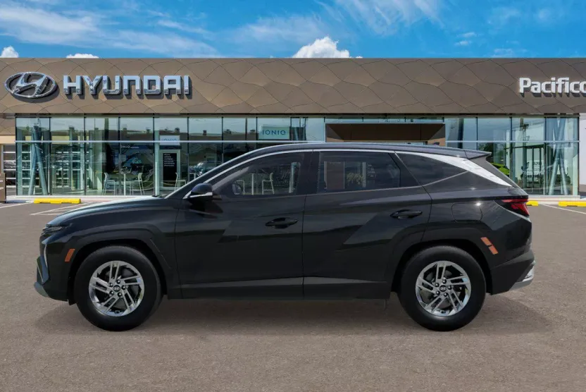 2026 Hyundai Tucson SE photo 1