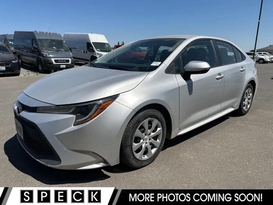 2020 Toyota Corolla LE photo 1