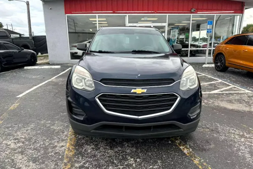 2017 Chevrolet Equinox LS photo 1