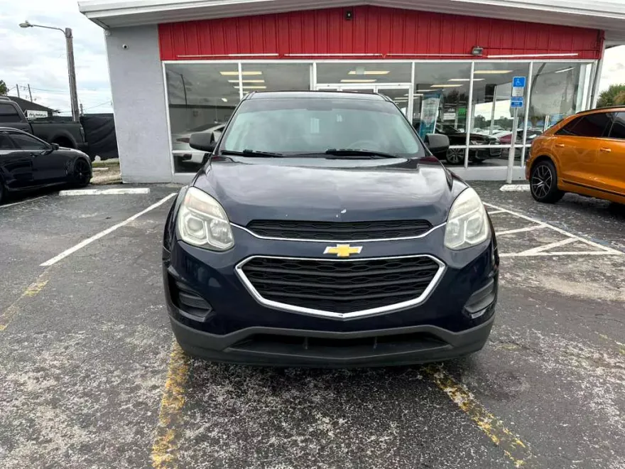 2017 Chevrolet Equinox LS photo 1