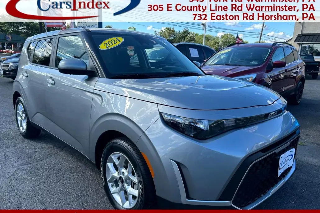 2024 Kia Soul LX photo 1